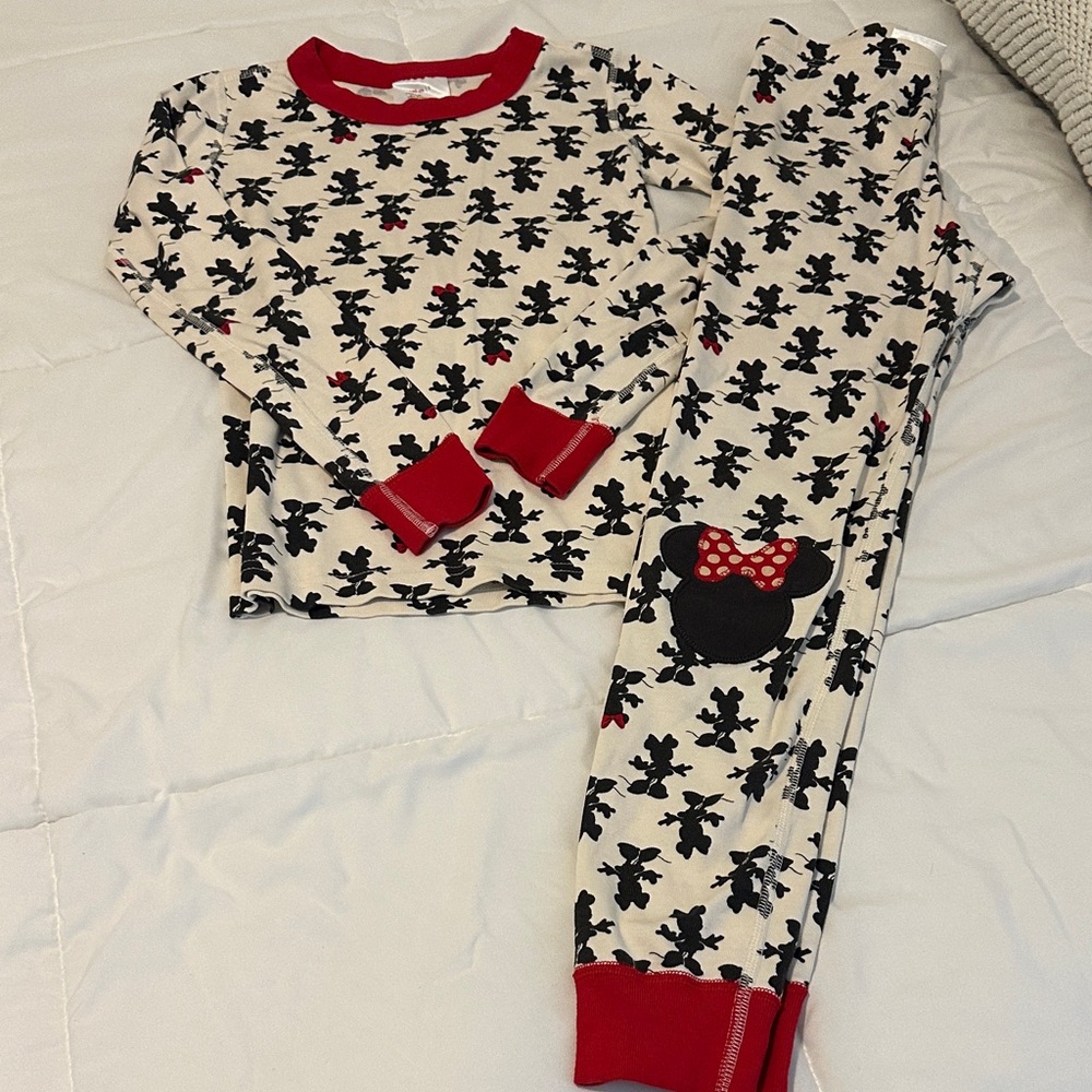 By Hanna Anderson, organic Disney Kids Pajama Set - excellent condition